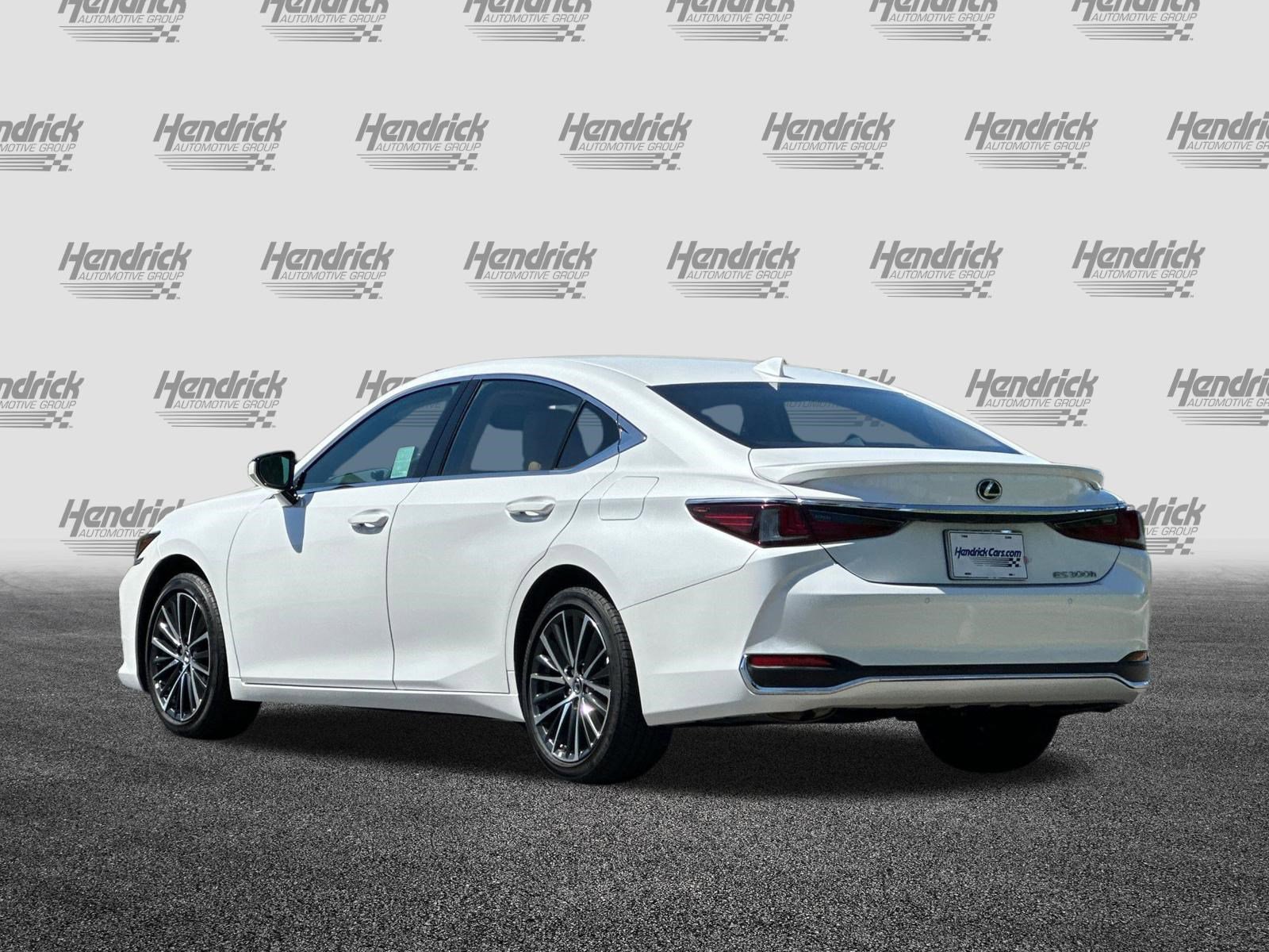 Used 2025 Lexus ES 300h w/ Premium Package image 7