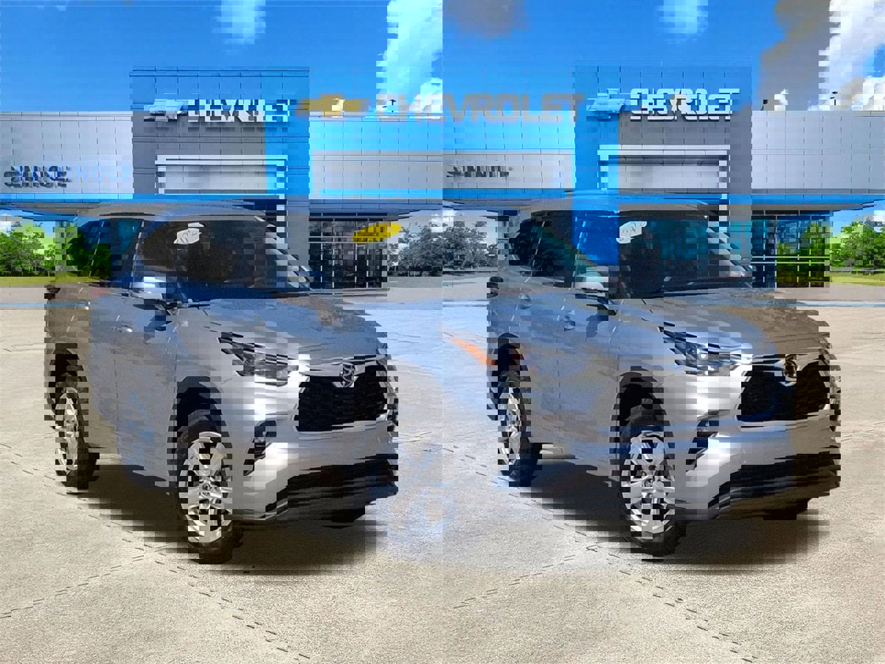 Used 2024 Toyota Highlander LE