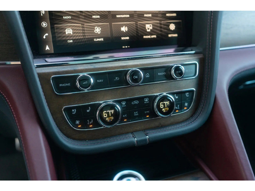 Used 2024 Bentley Bentayga Extended Wheelbase image 59