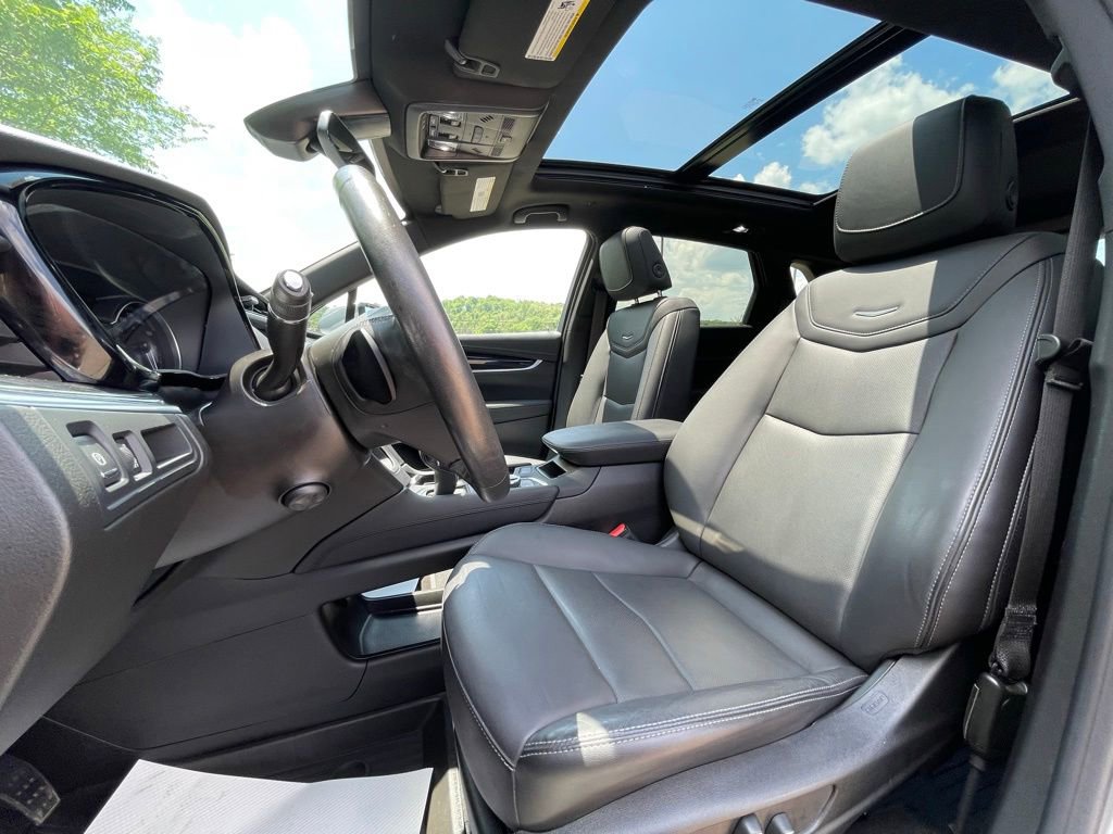 Certified 2023 Cadillac XT5 Premium Luxury w/ LPO, Floor Liner Package AWD/4WD image 26