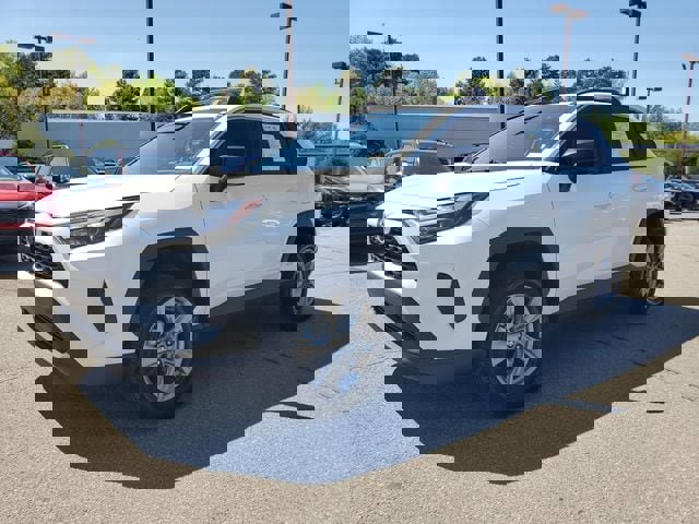 Used 2024 Toyota RAV4 LE image 3