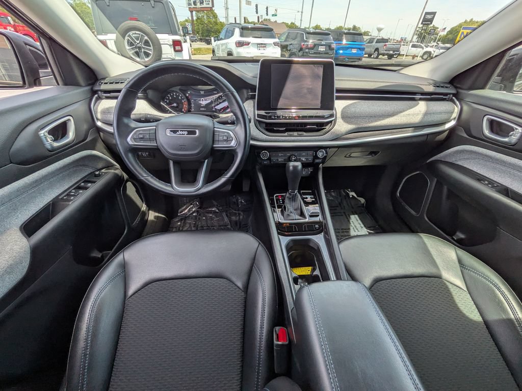 Used 2022 Jeep Compass Latitude w/ Convenience Group AWD/4WD image 11