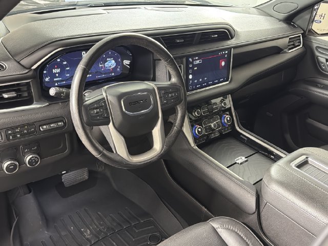 Used 2022 GMC Yukon Denali RWD image 2