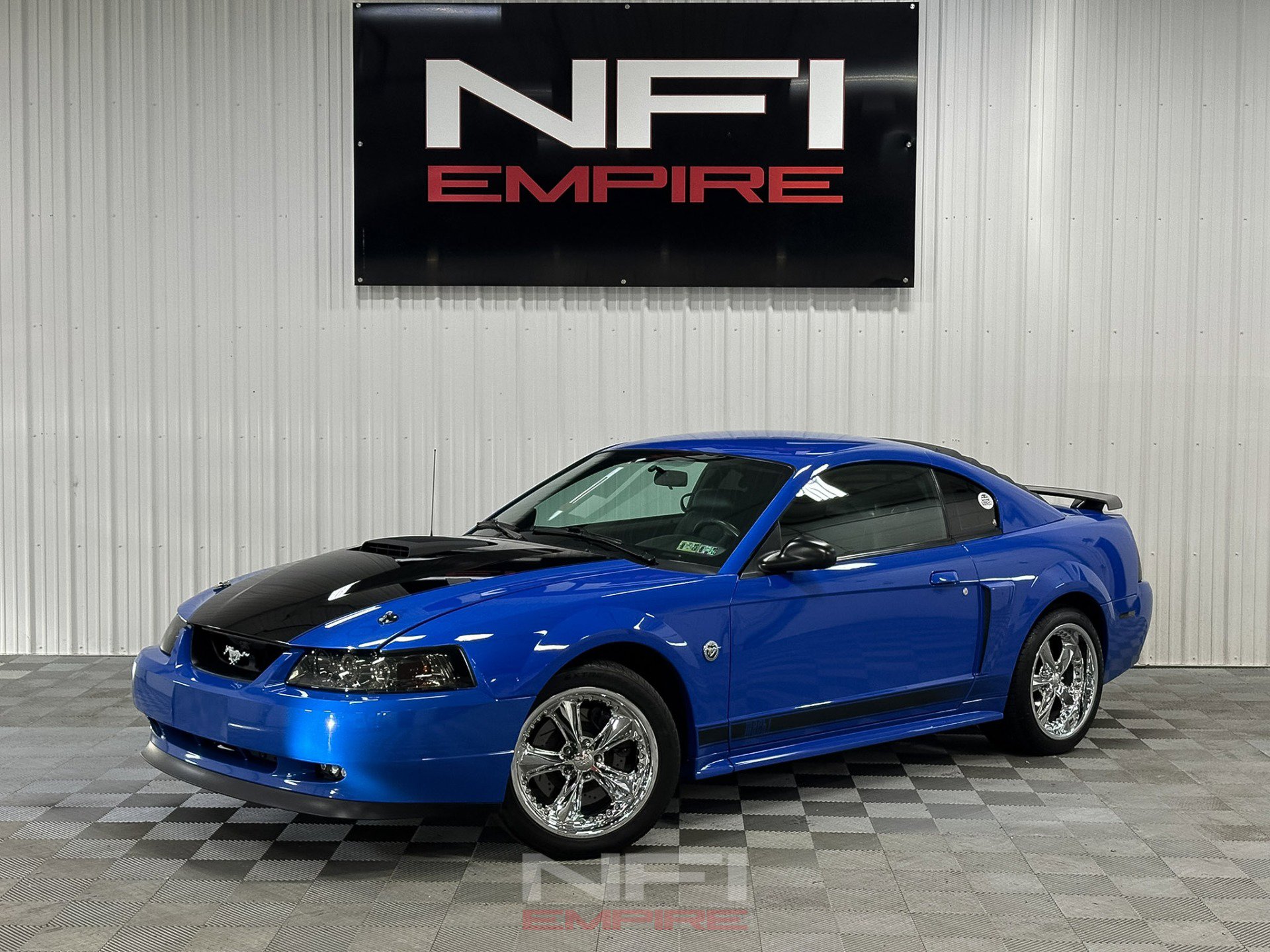Used 2004 Ford Mustang Mach 1 RWD image 1