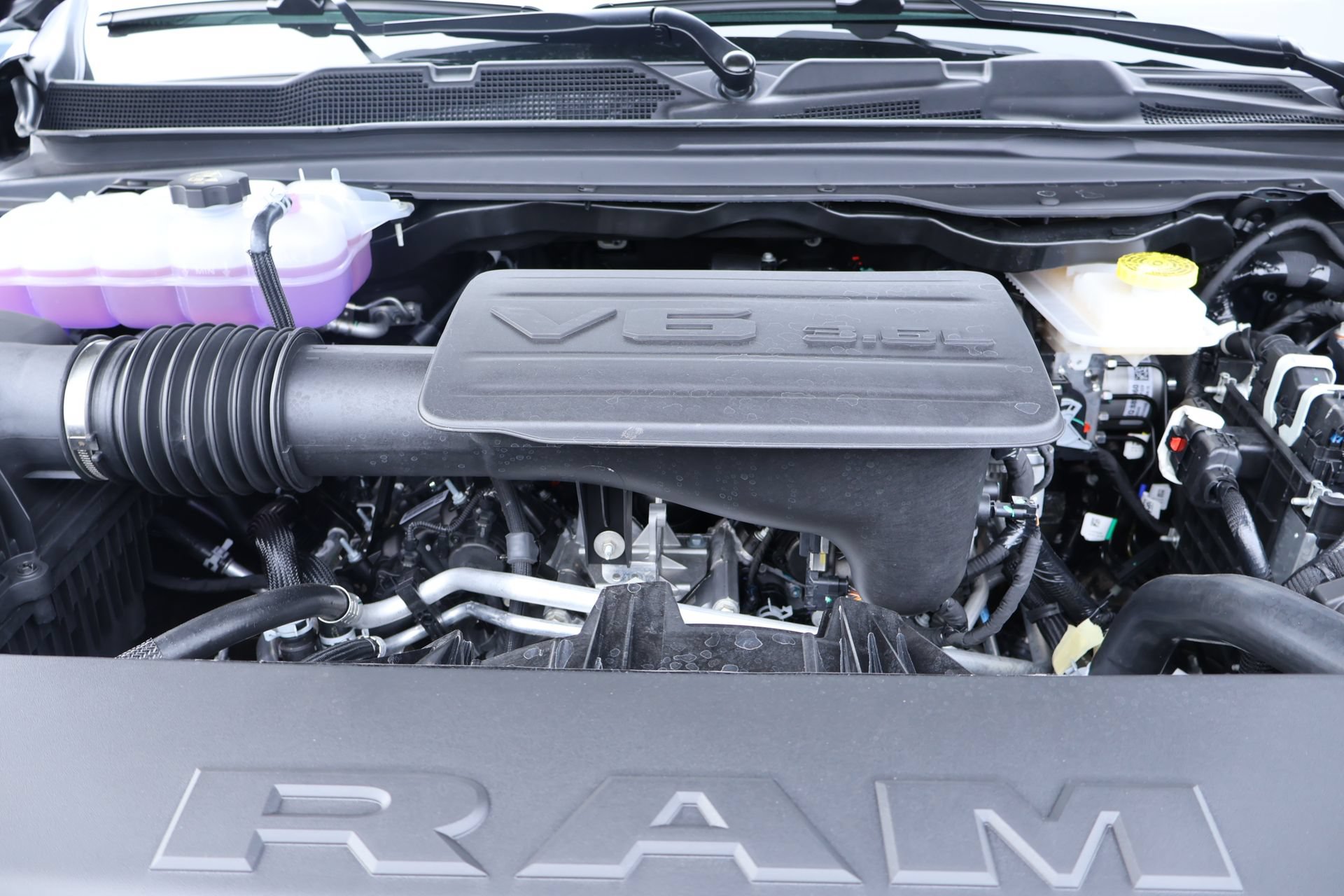 New 2026 RAM 1500 Express AWD/4WD image 18