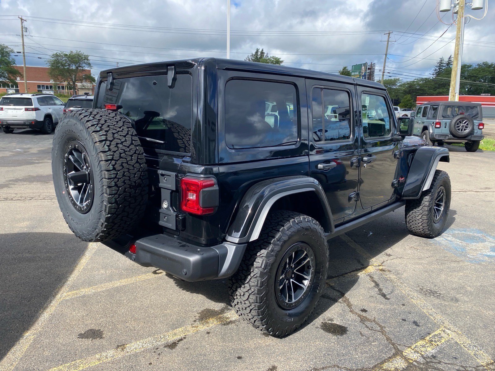 Used 2026 Jeep Wrangler Unlimited Rubicon AWD/4WD image 4