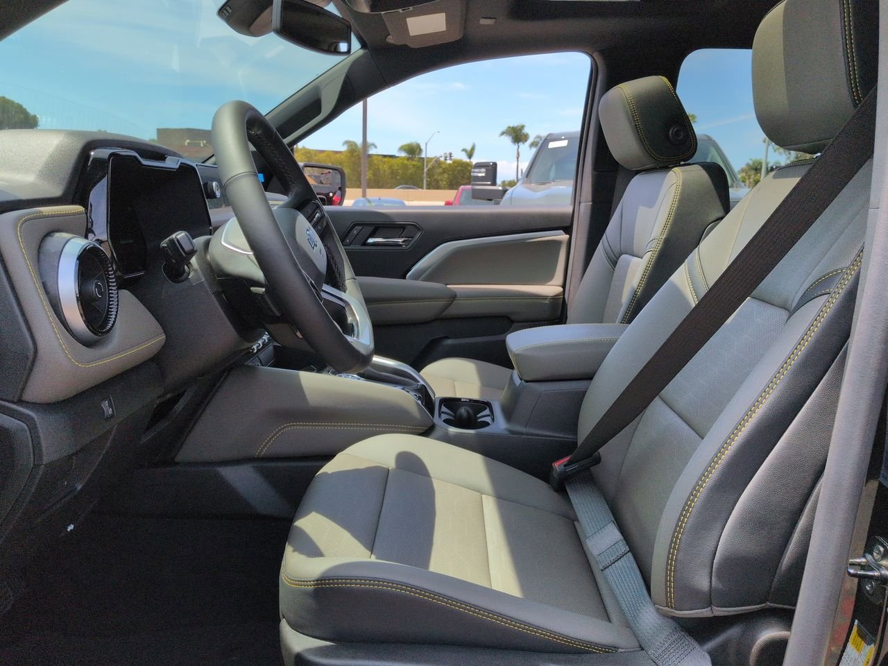 New 2026 Chevrolet Colorado ZR2 w/ Technology Package AWD/4WD image 20