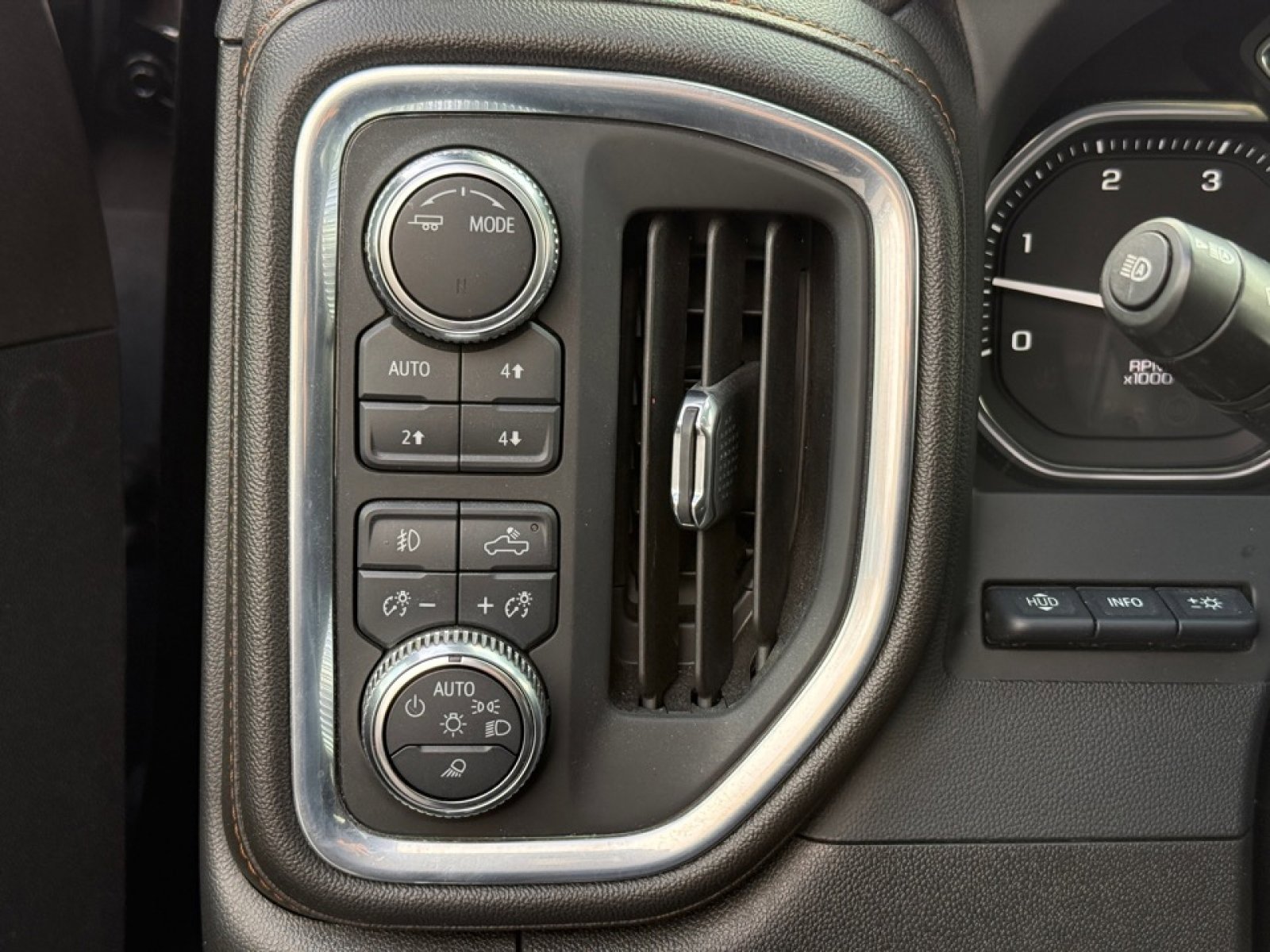 Used 2022 GMC Sierra 2500 AT4 w/ AT4 Preferred Package image 35