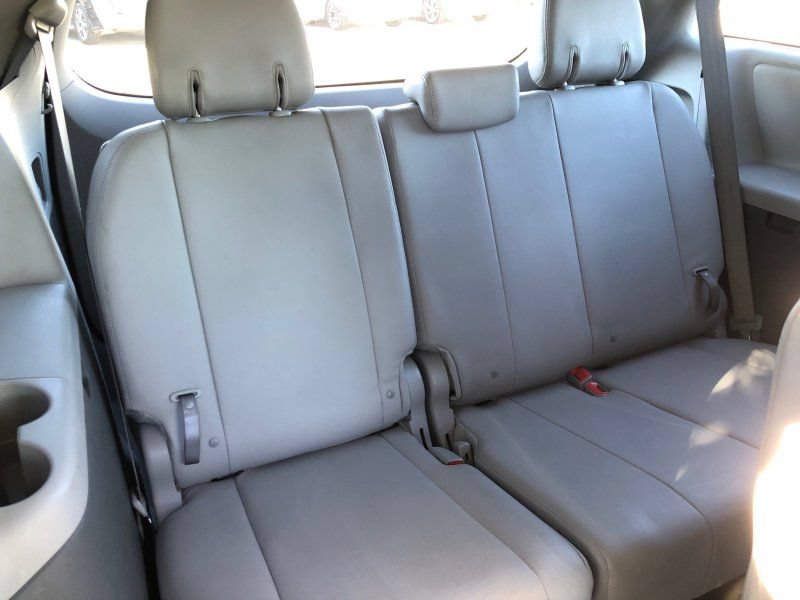 Used 2015 Toyota Sienna XLE FWD image 12