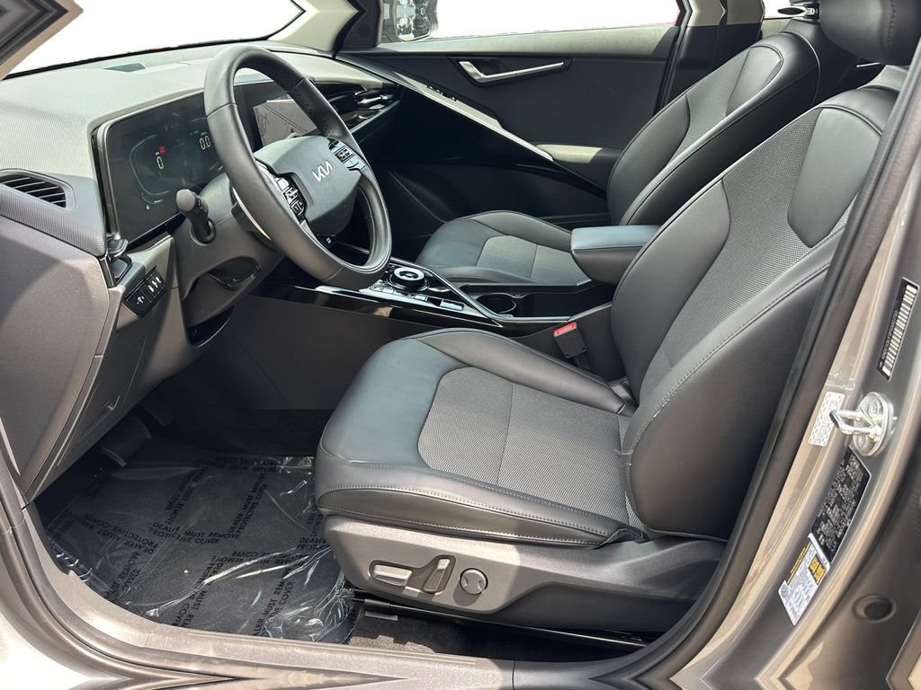 Certified 2023 Kia Niro EX w/ EX Cold Weather Package FWD image 17
