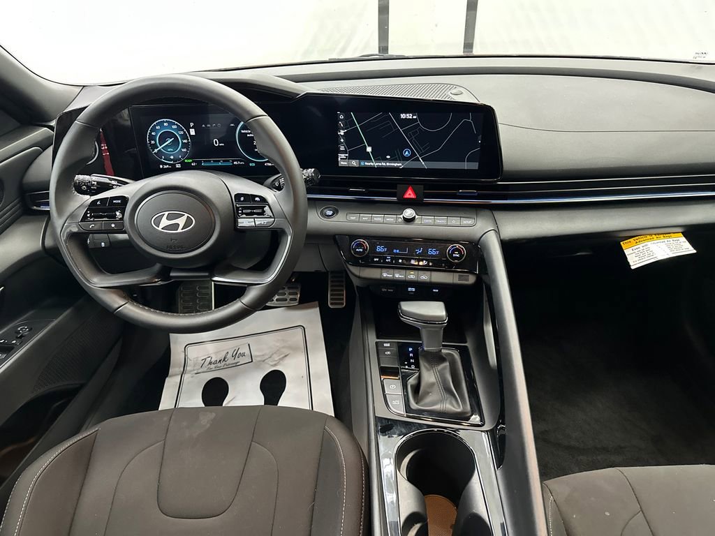 Used 2025 Hyundai Elantra SEL FWD image 20
