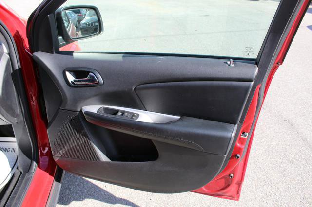 Used 2016 Dodge Journey SE w/ Flexible Seating Group image 16