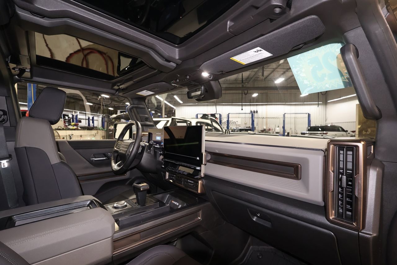 Certified 2025 GMC Hummer EV 2X image 28