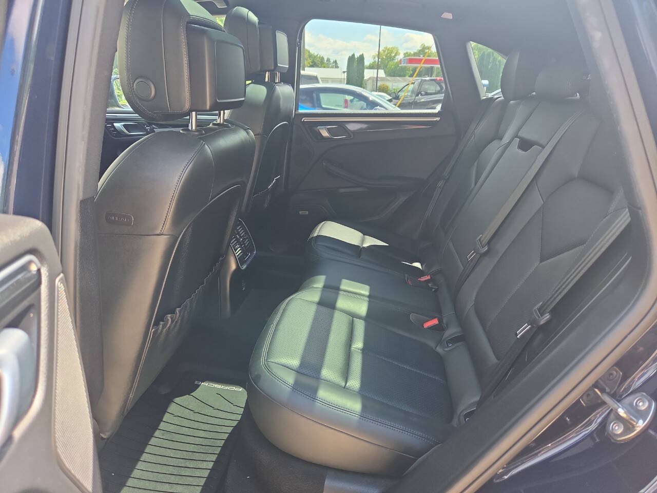 Used 2018 Porsche Macan S AWD/4WD image 18