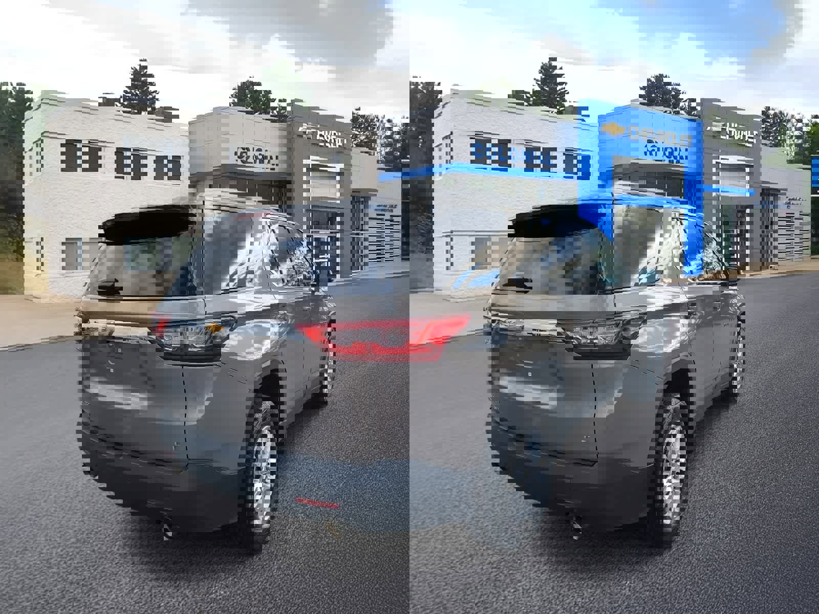 Used 2018 Chevrolet Traverse LT image 4