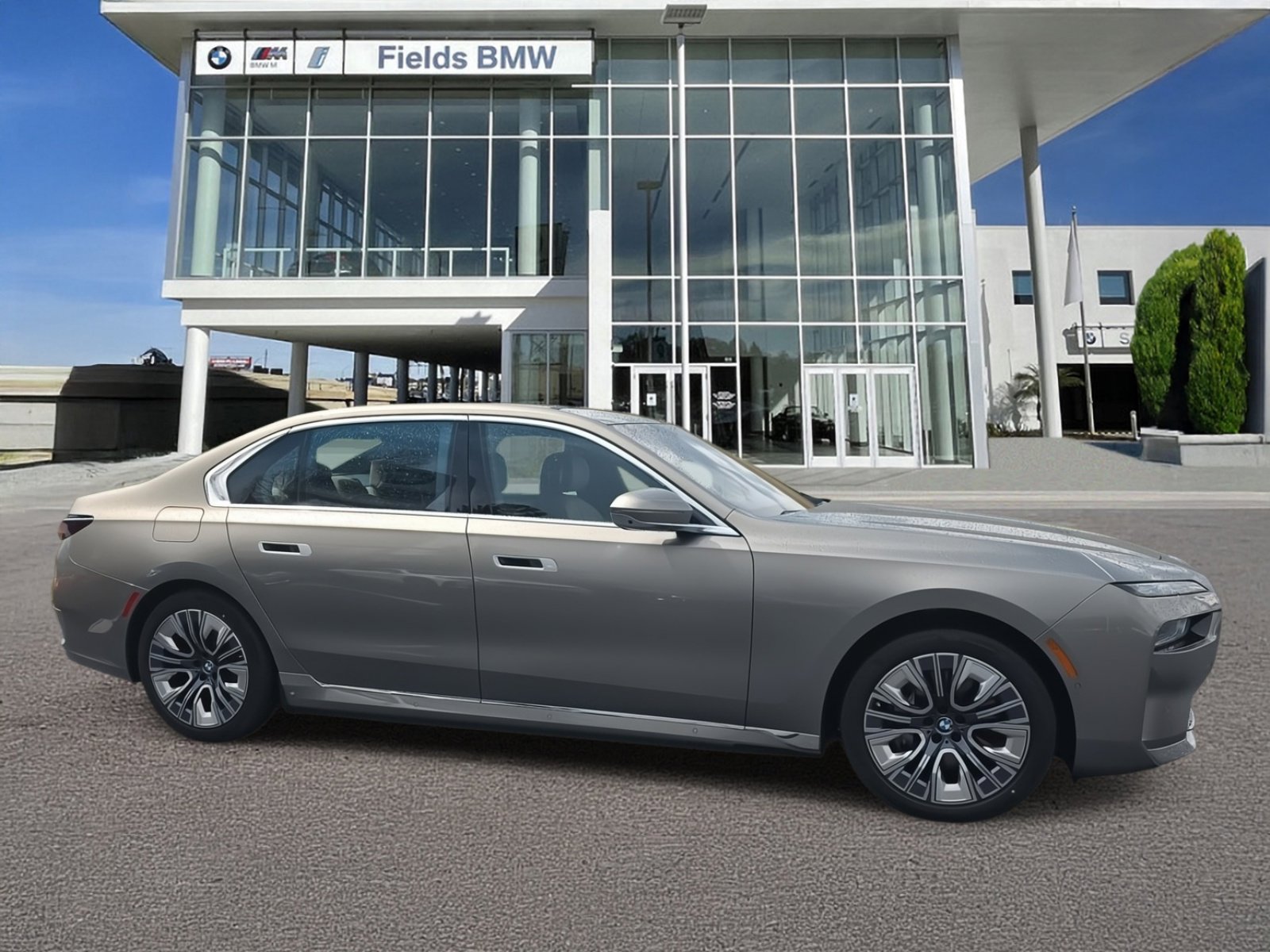 Certified 2025 BMW i7 xDrive60 w/ Executive Package image 1