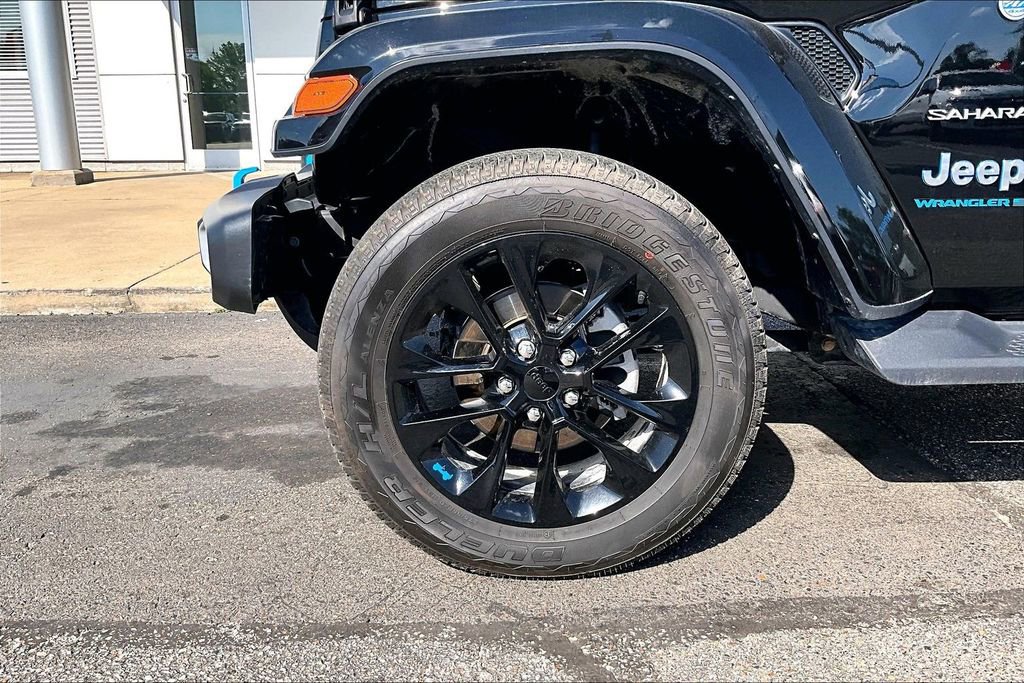 Used 2023 Jeep Wrangler Unlimited Sahara w/ Cold Weather Group AWD/4WD image 4