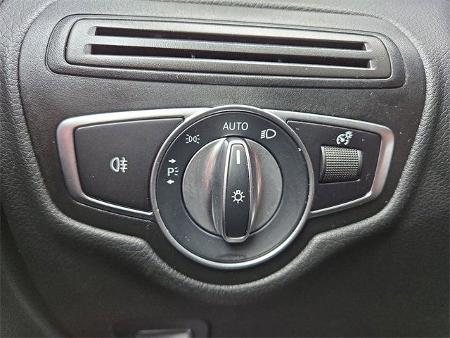 Used 2022 Mercedes-Benz GLC 300 4MATIC image 18