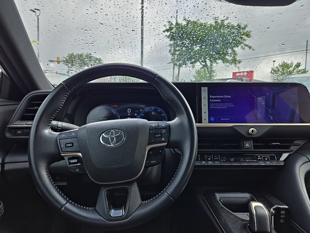 Used 2024 Toyota Crown AWD/4WD image 36