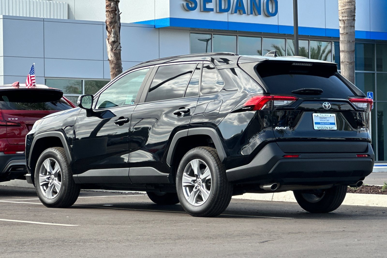 Used 2022 Toyota RAV4 XLE w/ Convenience Package image 6