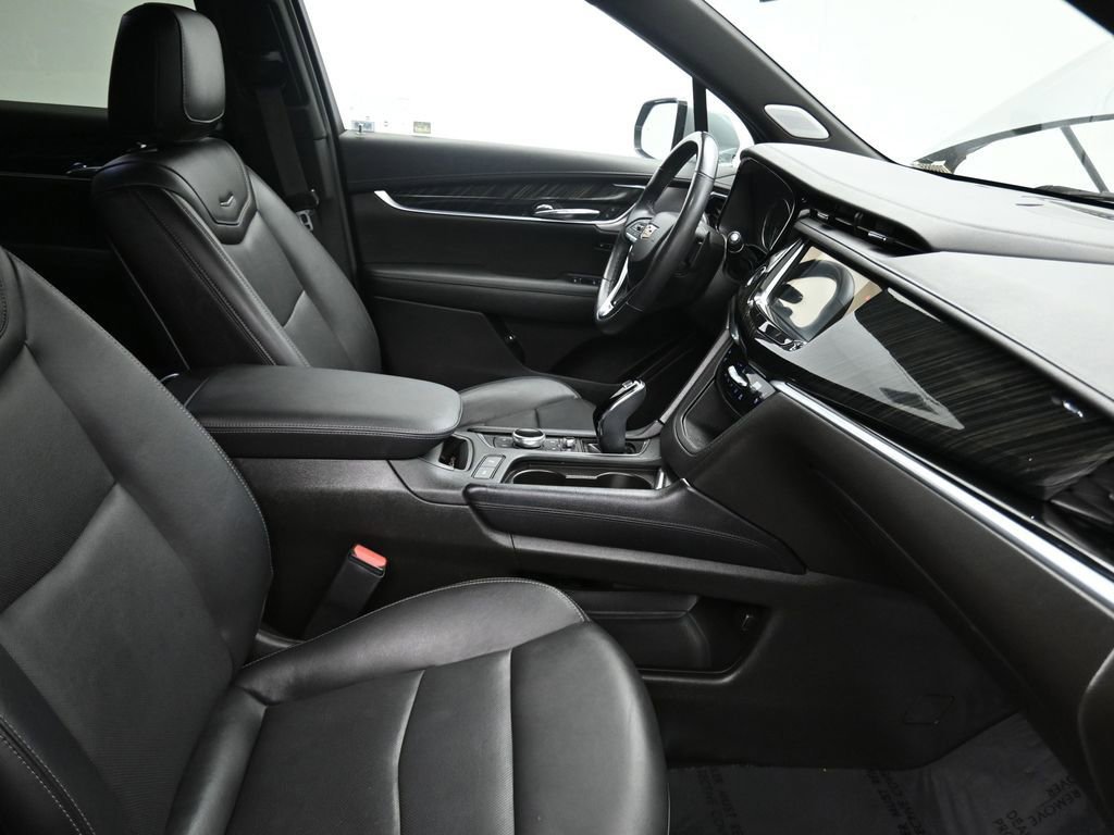 Used 2023 Cadillac XT6 Premium Luxury image 11