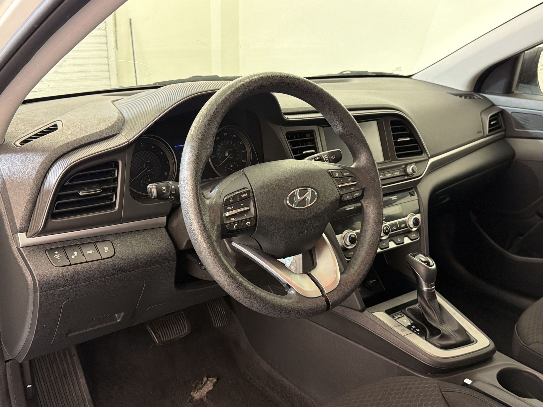 Used 2020 Hyundai Elantra SEL w/ Cargo Package (C1) FWD image 4