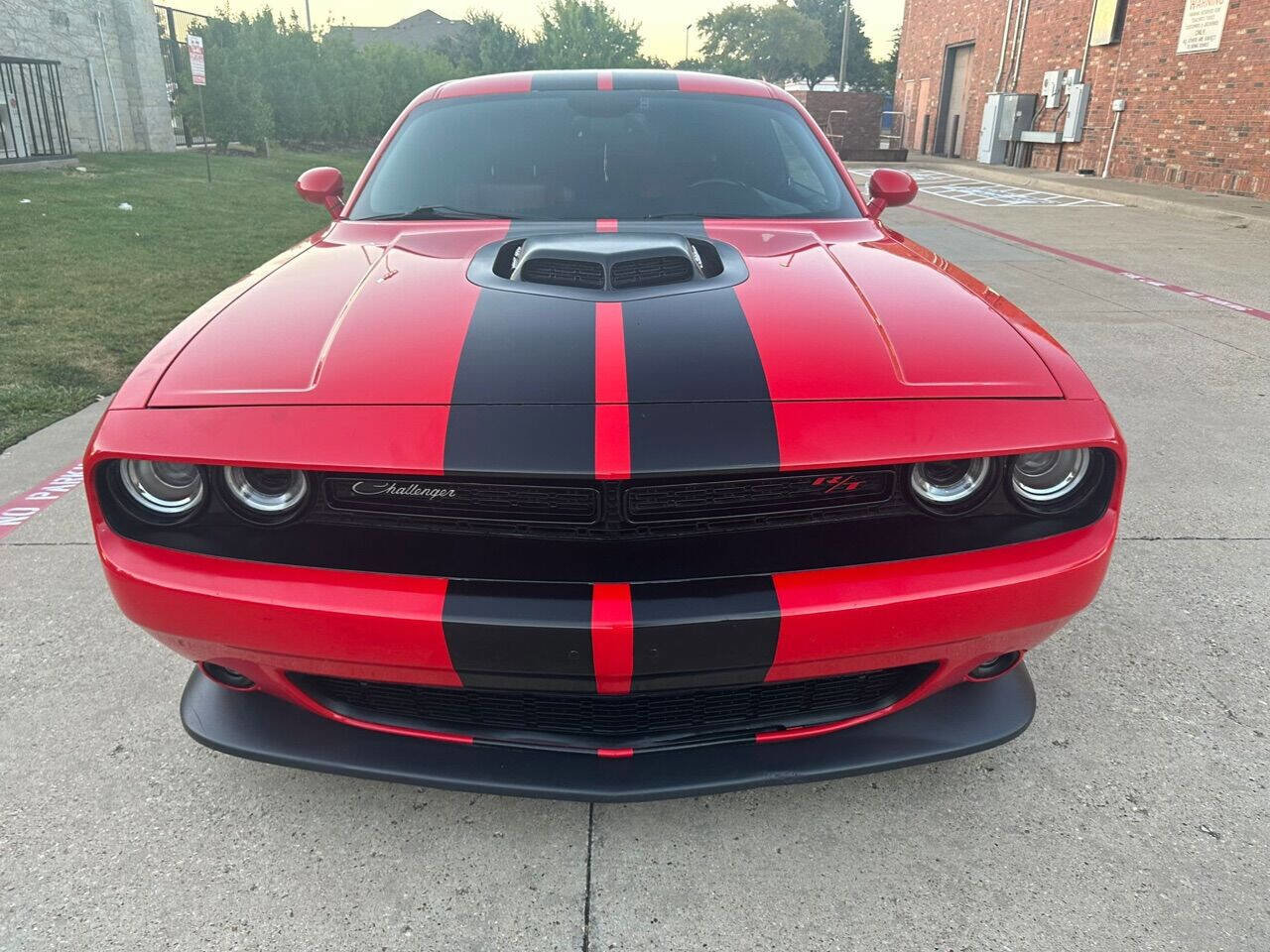 Used 2015 Dodge Challenger R/T Scat Pack RWD image 4