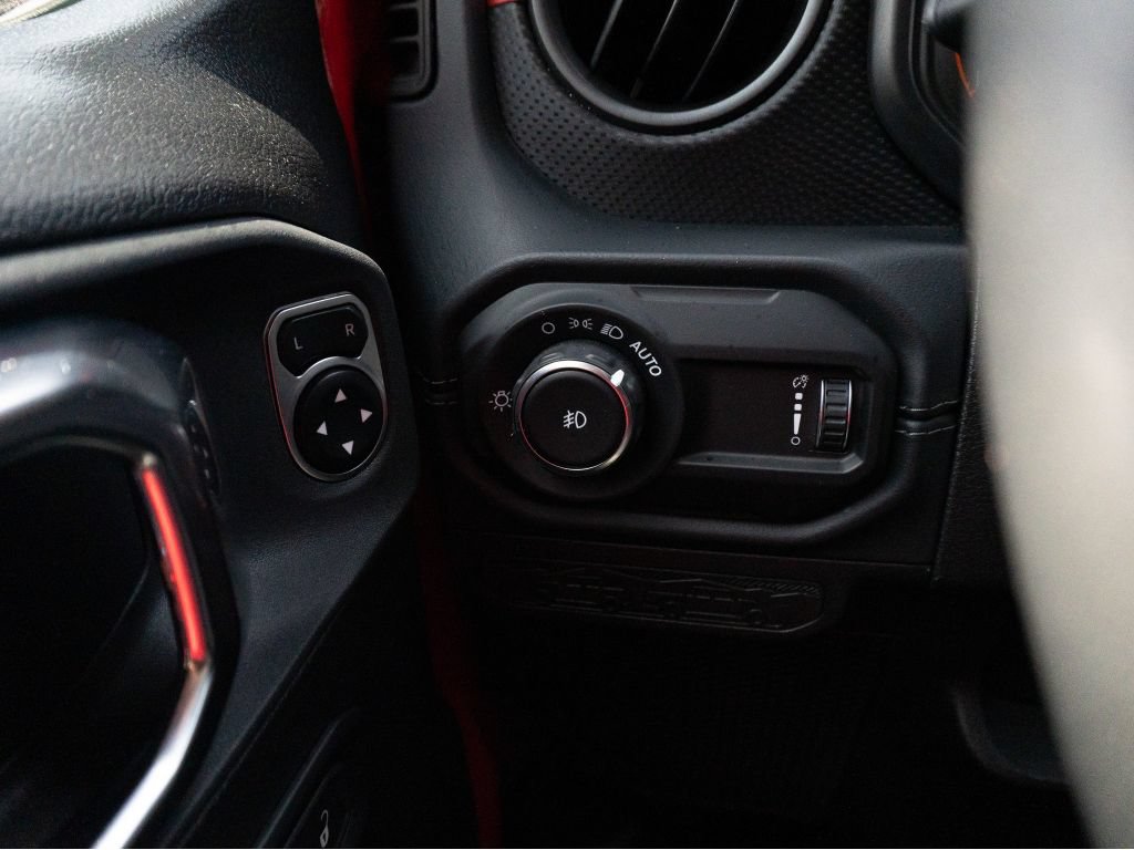 Used 2026 Jeep Wrangler Unlimited Rubicon AWD/4WD image 26