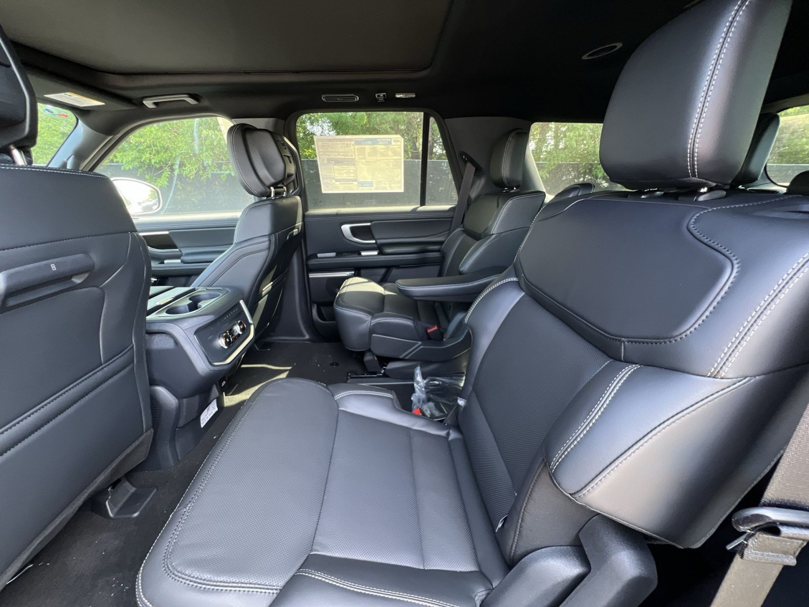 New 2026 Ford Expedition Platinum w/ Stealth Appearance Package AWD/4WD image 25