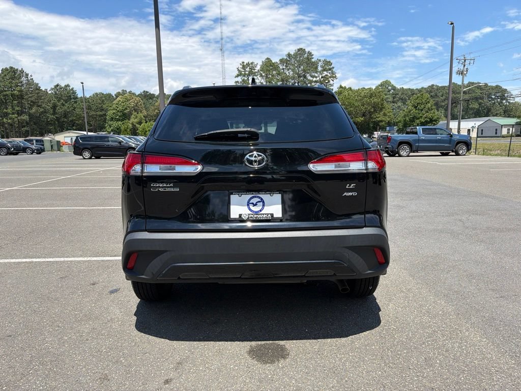 Used 2023 Toyota Corolla Cross LE w/ Moonroof Package AWD/4WD image 6