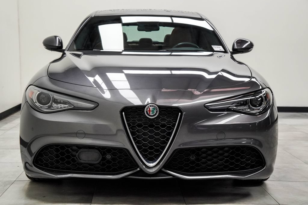 Used 2023 Alfa Romeo Giulia Ti AWD/4WD image 7