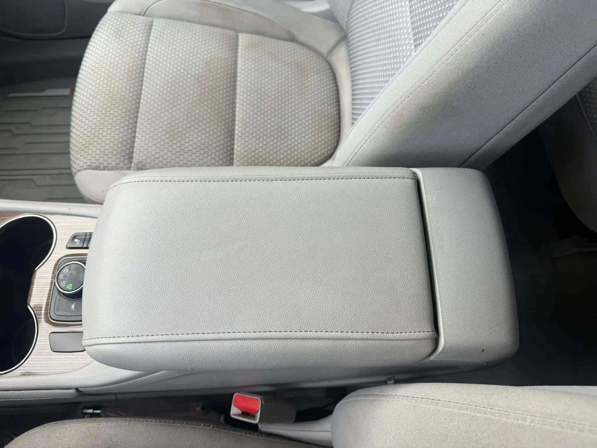 Used 2023 GMC Acadia SLE w/ Driver Convenience Package image 26