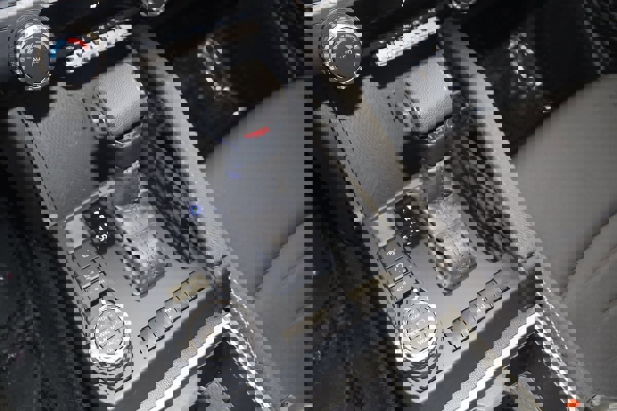 Used 2024 Toyota Tacoma TRD Off-Road image 27