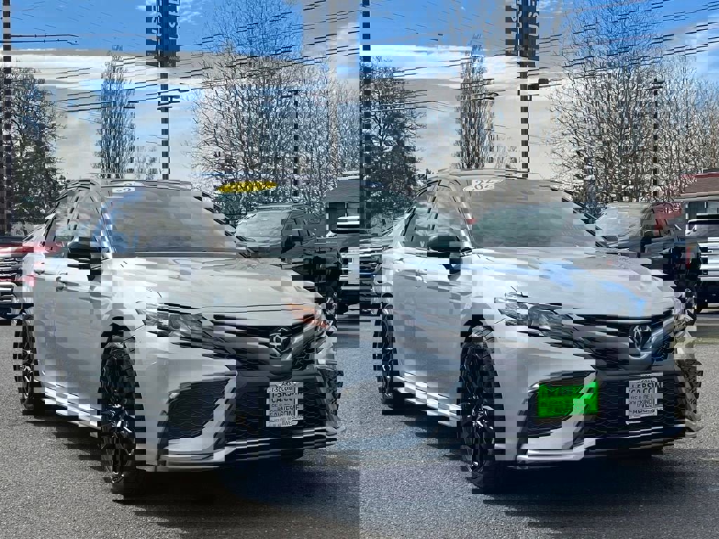 Used 2022 Toyota Camry XSE w/ Carpet Mat Package (TMS) image 2