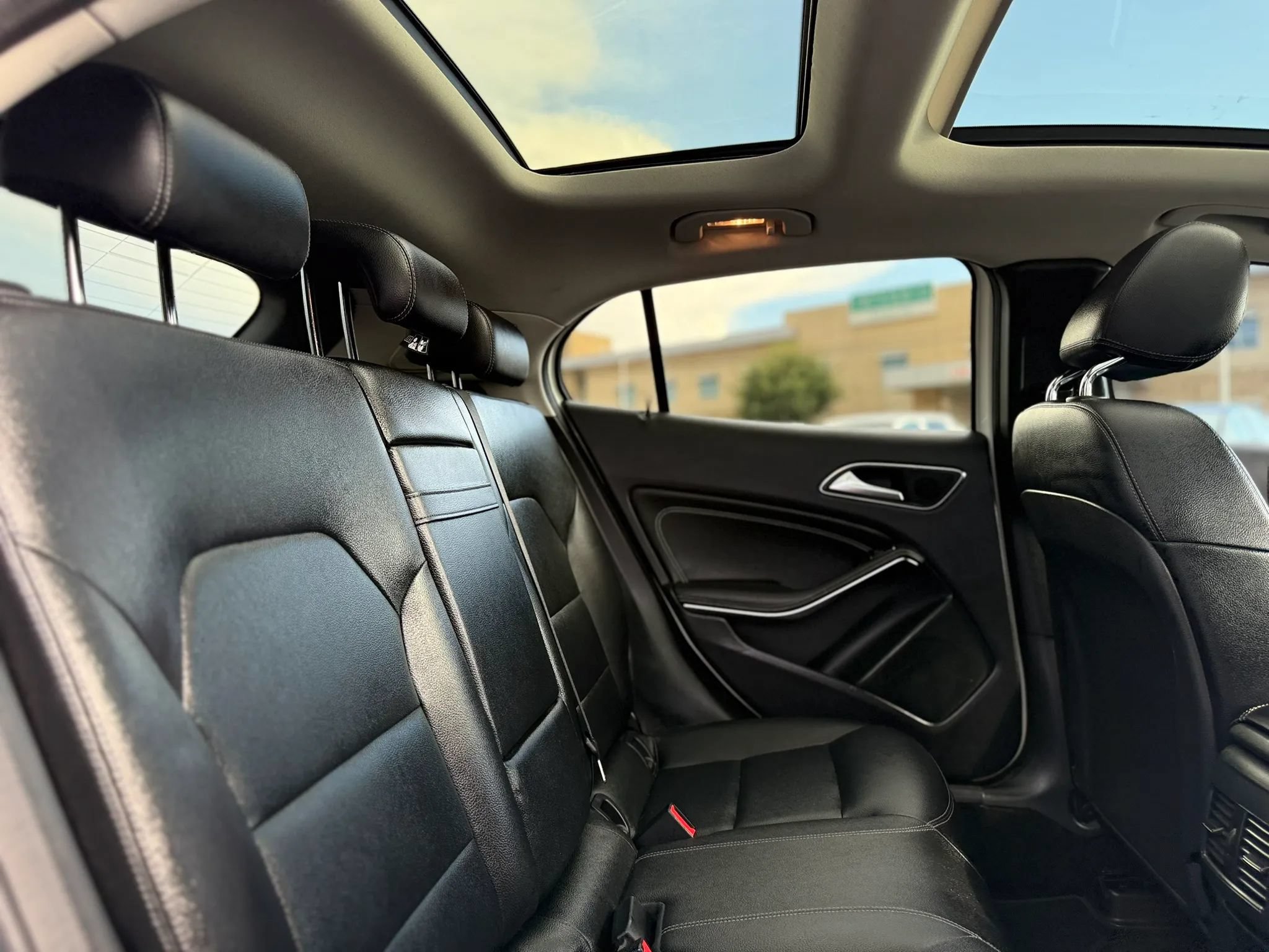 Used 2015 Mercedes-Benz GLA 250 image 24