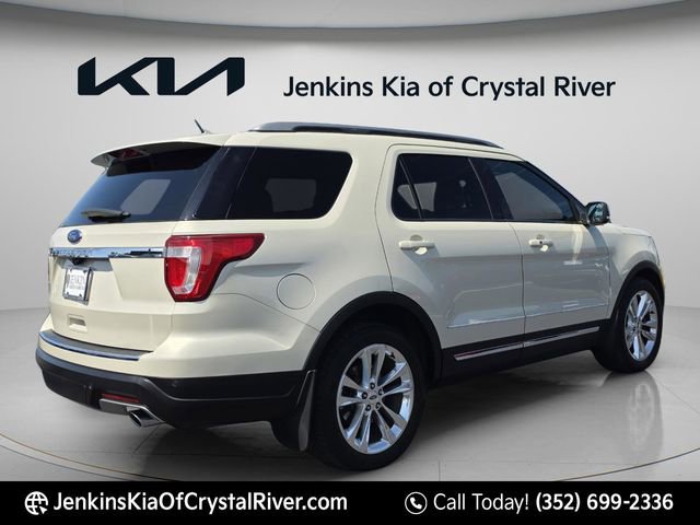 Used 2018 Ford Explorer XLT w/ Equipment Group 202A FWD image 5