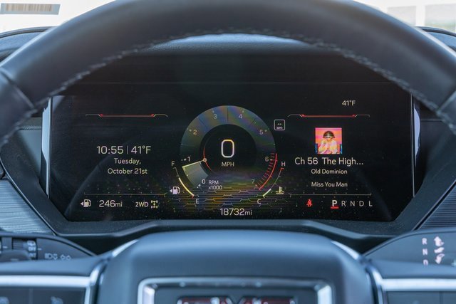 Used 2025 GMC Acadia Elevation image 19