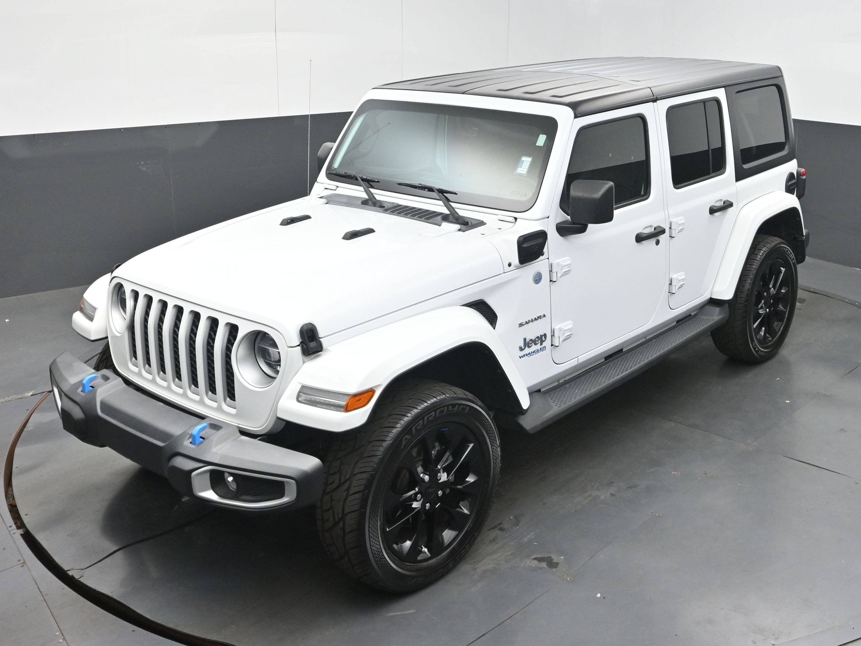 Used 2022 Jeep Wrangler Unlimited Sahara AWD/4WD image 34
