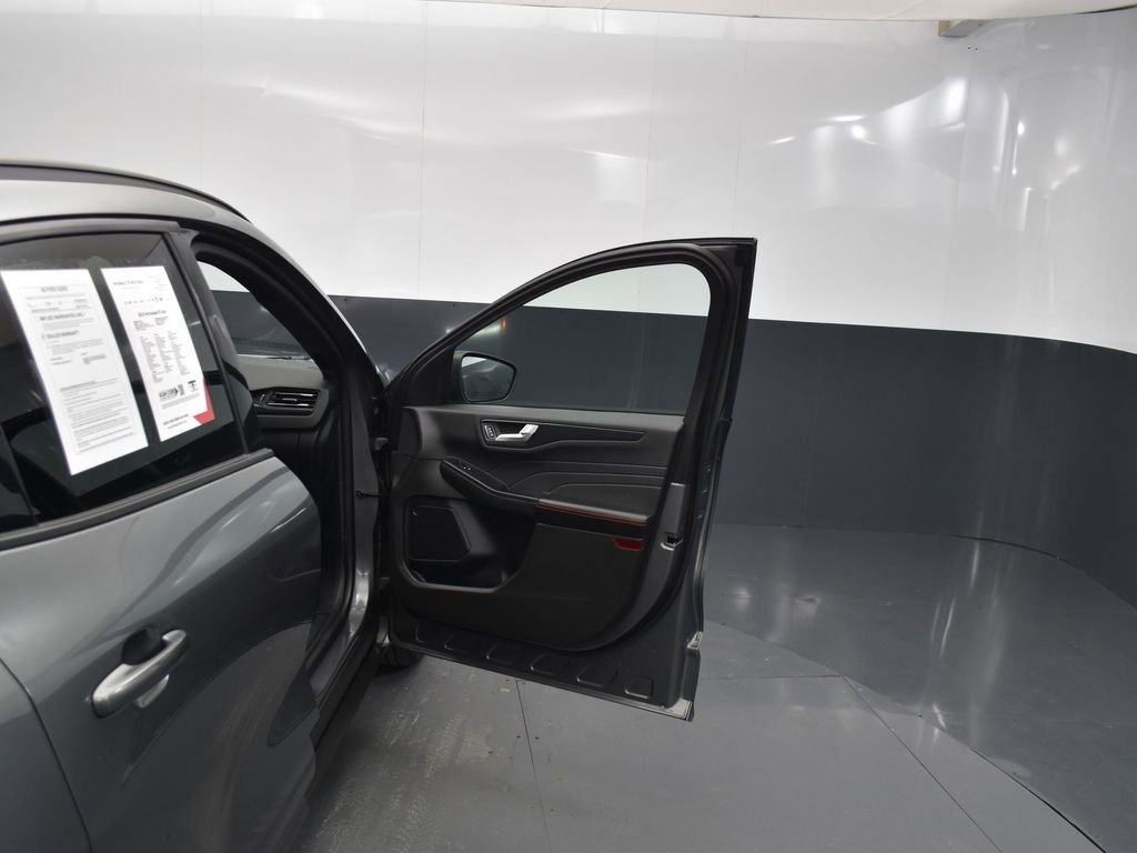 Used 2023 Ford Escape ST-Line image 29