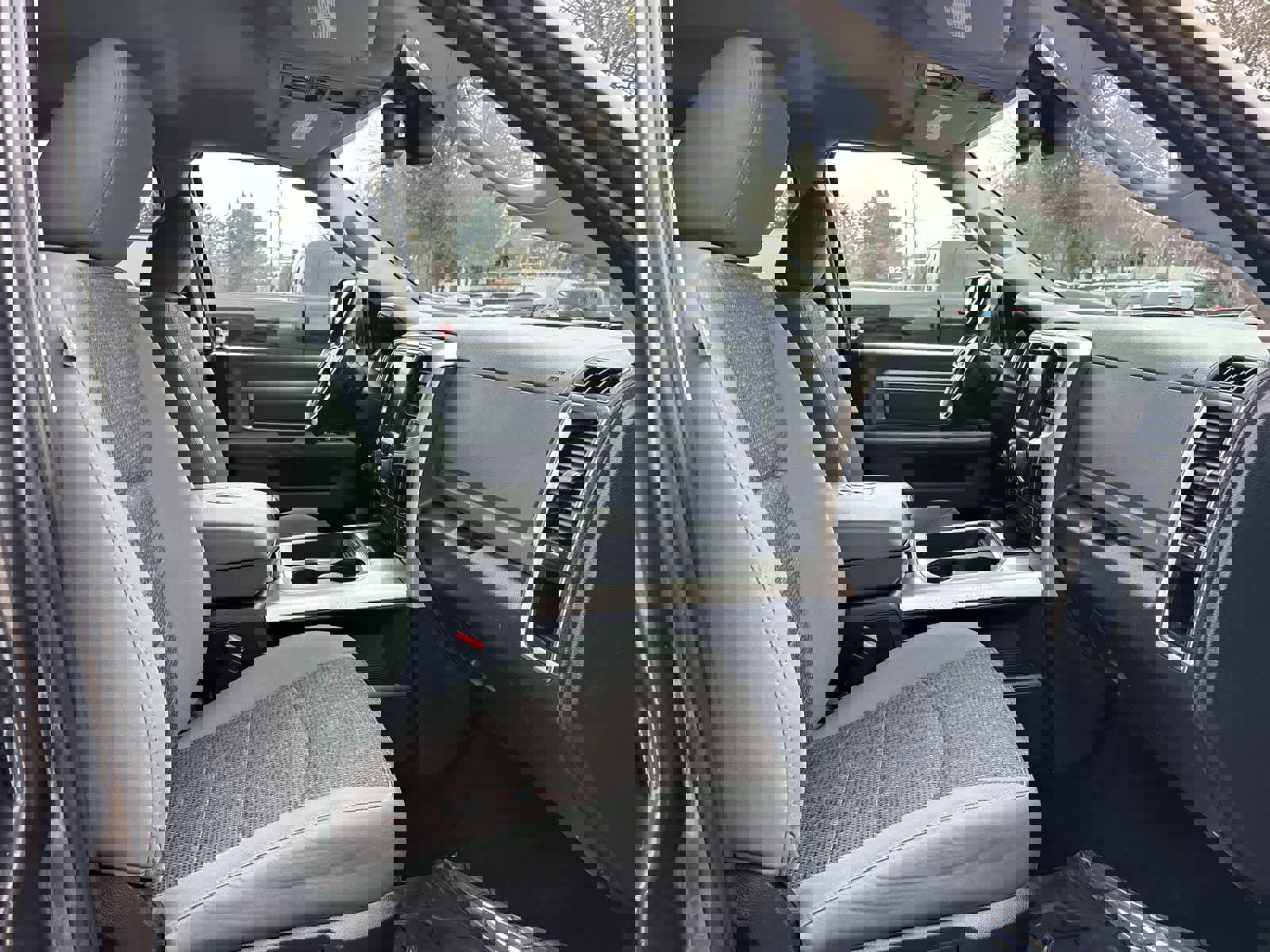 Used 2016 RAM 1500 Classic SLT image 5