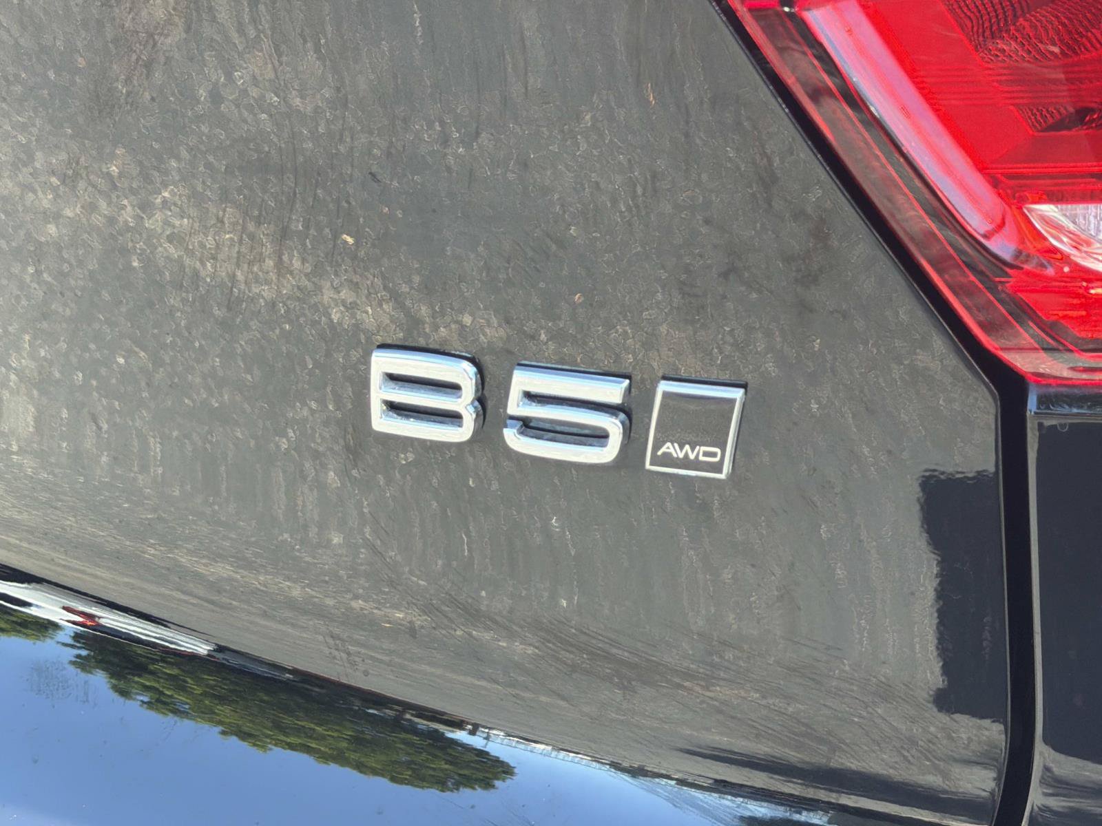 Certified 2026 Volvo XC40 B5 Plus AWD/4WD image 28