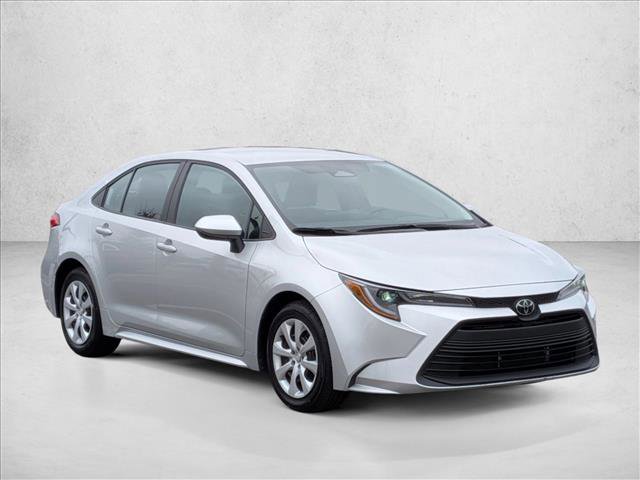 Used 2025 Toyota Corolla LE image 3