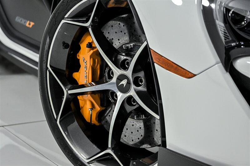 Used 2019 McLaren 600LT RWD image 3