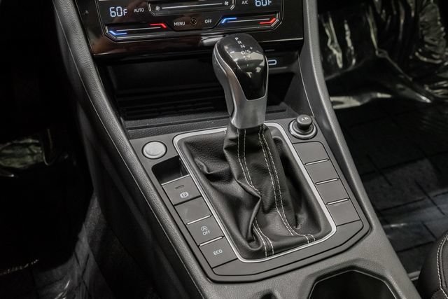 Used 2025 Volkswagen Jetta SE w/ Sunroof Package FWD image 19