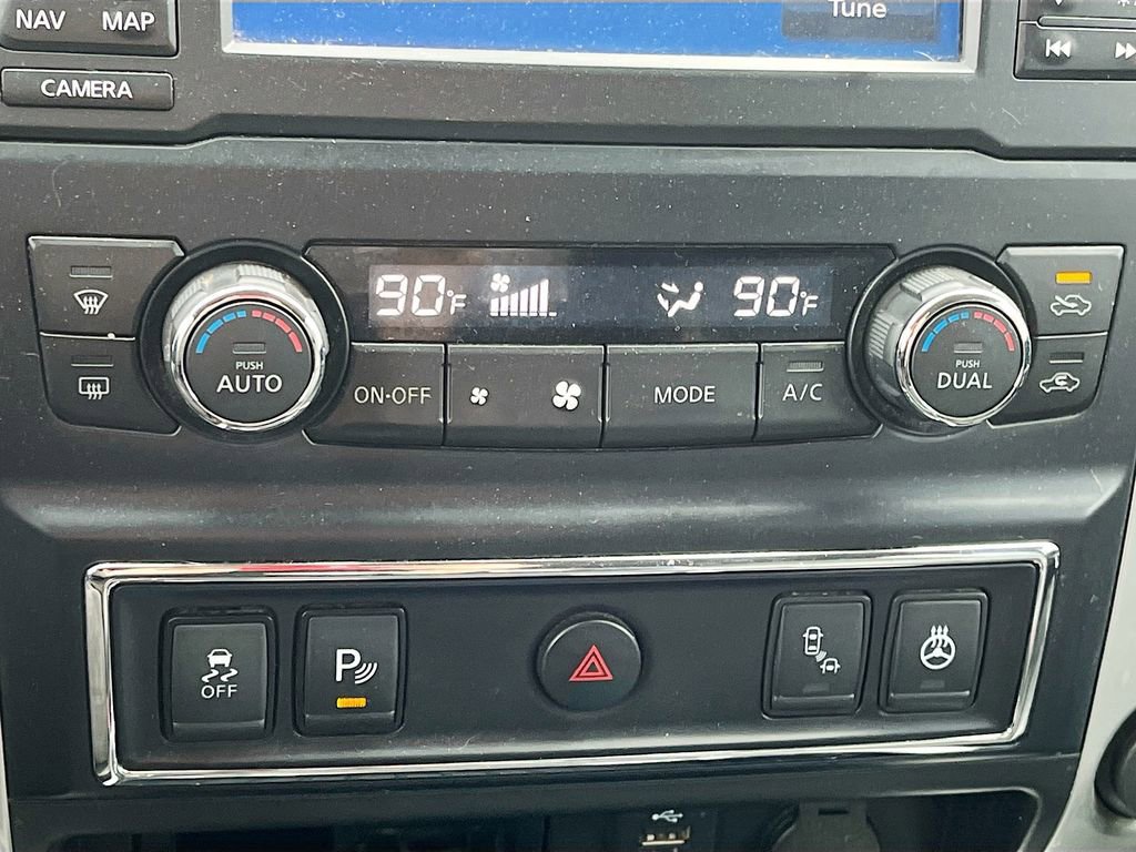 Used 2018 Nissan Titan PRO-4X w/ Pro-4x Convenience Package image 16