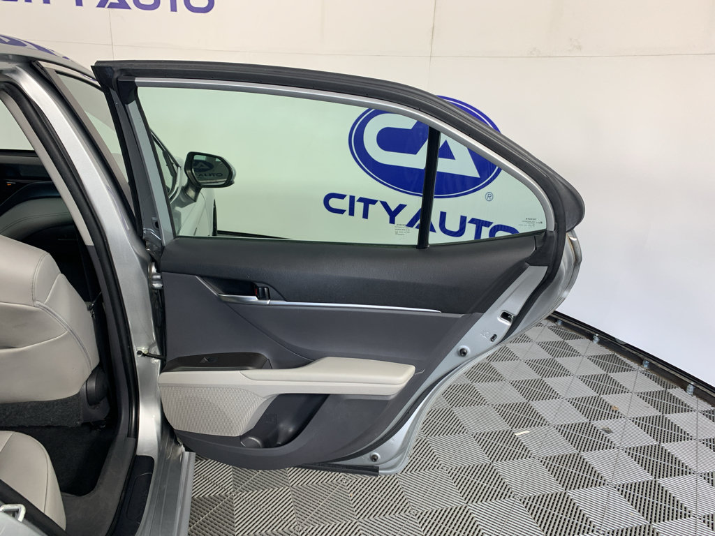 Used 2021 Toyota Camry SE FWD image 32