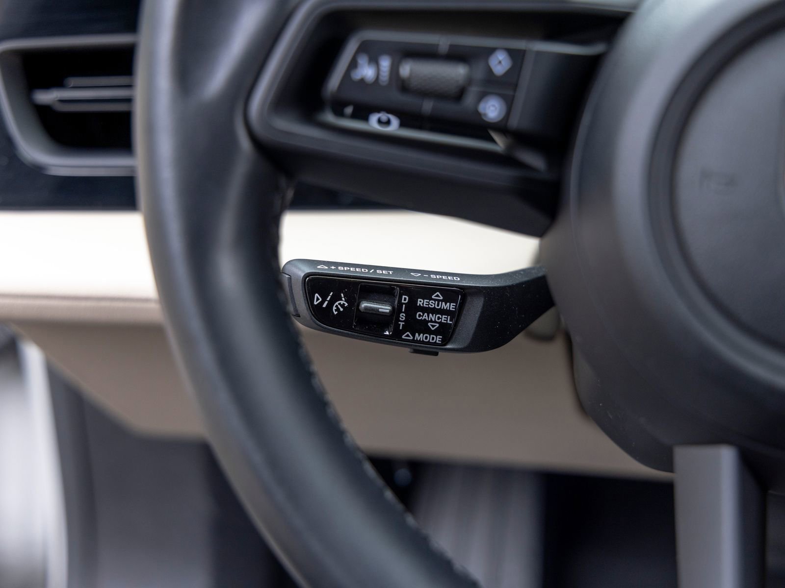 Certified 2022 Porsche Taycan 4S AWD/4WD image 34