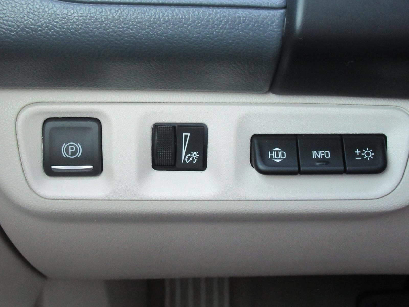 Used 2021 GMC Acadia Denali w/ Denali Technology Package FWD image 23