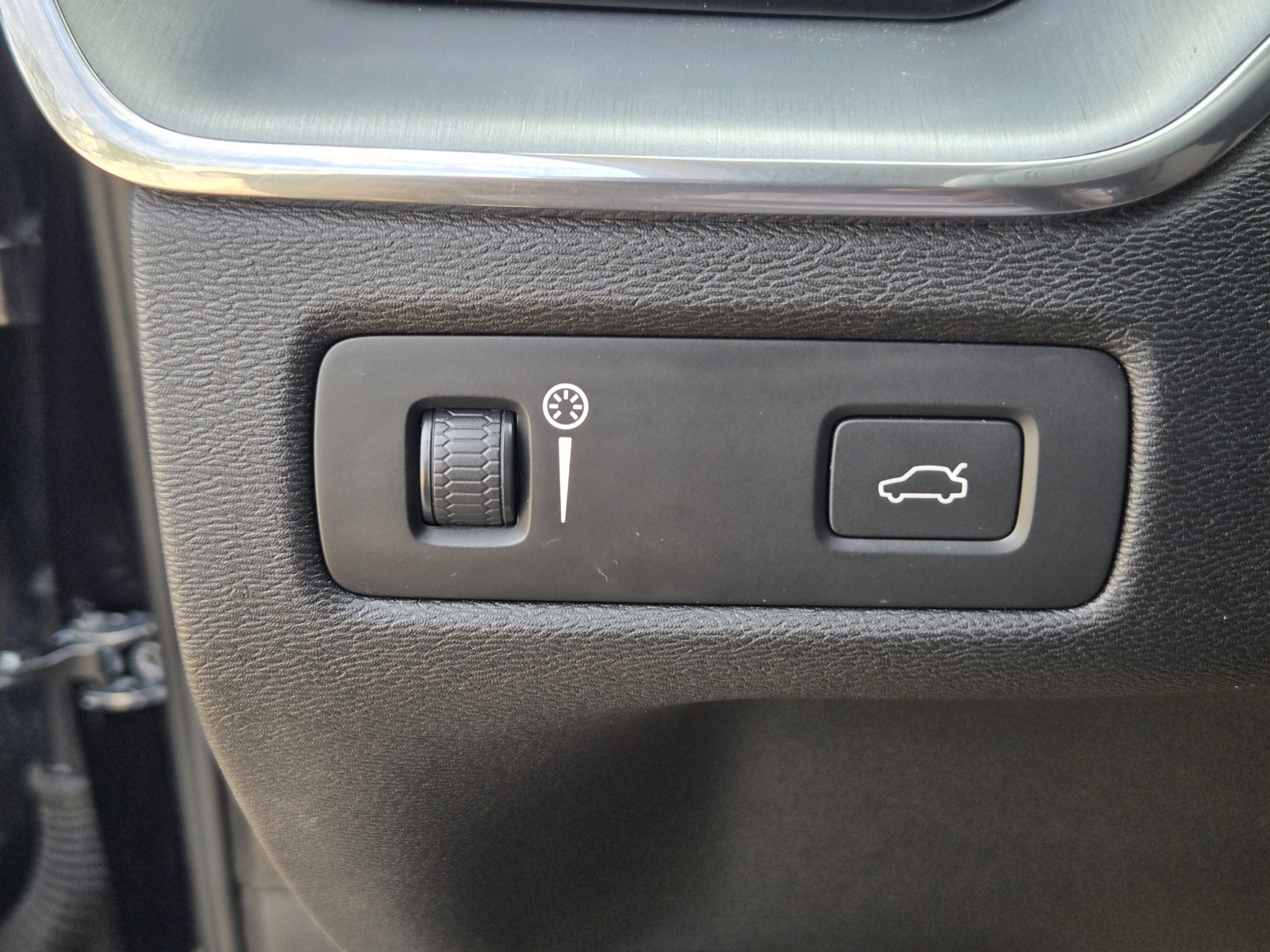 Used 2020 Volvo XC60 T5 Momentum AWD/4WD image 21