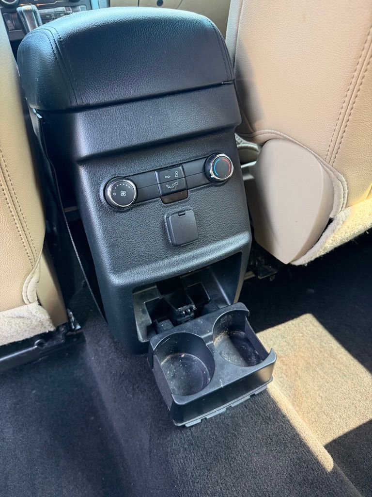 Used 2016 Ford Explorer XLT w/ Equipment Group 202A FWD image 10